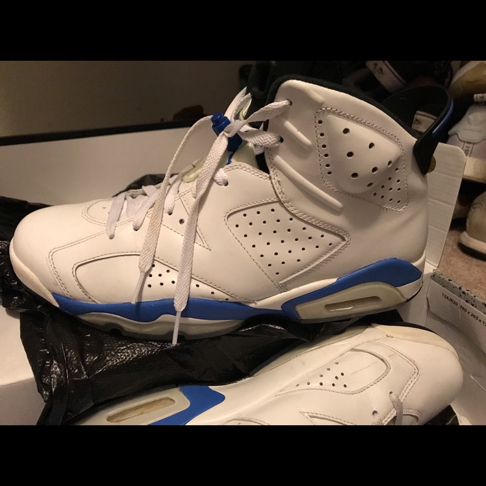 Nike Air Jordan 6 Retro